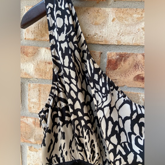 Francesca One Shoulder Maxi Dress/abstract pattern/Tan & Black /Size Medium NEW - Picture 7 of 8